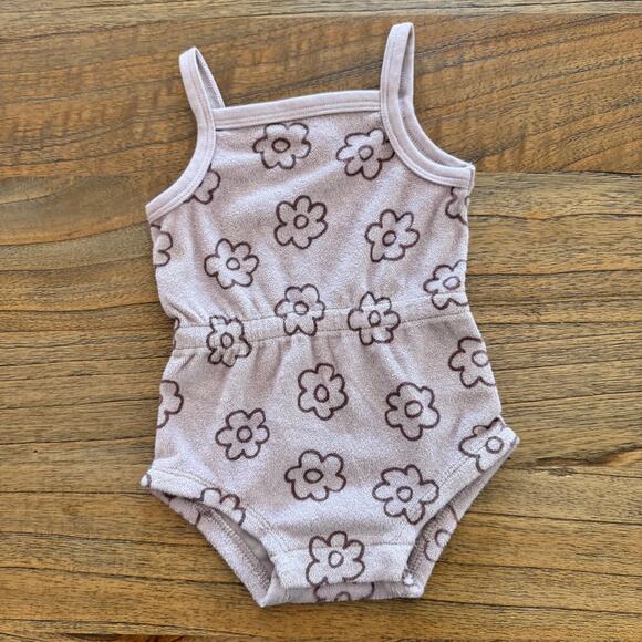 Quincy Mae Other - Quincy Mae Terry Cinch Romper Daisy - Size 3-6 months